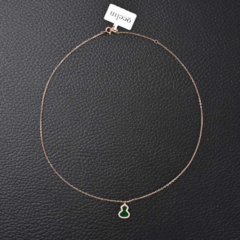 Qeelin Green Chalcedony Gourd Mini Pendant Necklace view