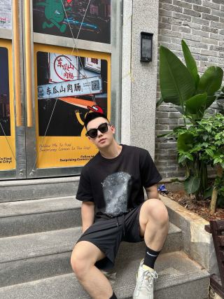 Louis Vuitton Monogram Print Black T-Shirt