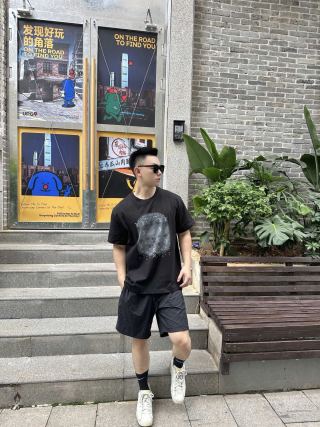 Louis Vuitton Monogram Print Black T-Shirt view 4