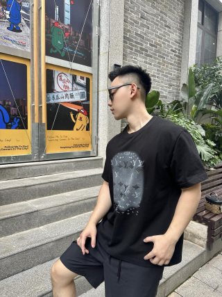 Louis Vuitton Monogram Print Black T-Shirt view 5