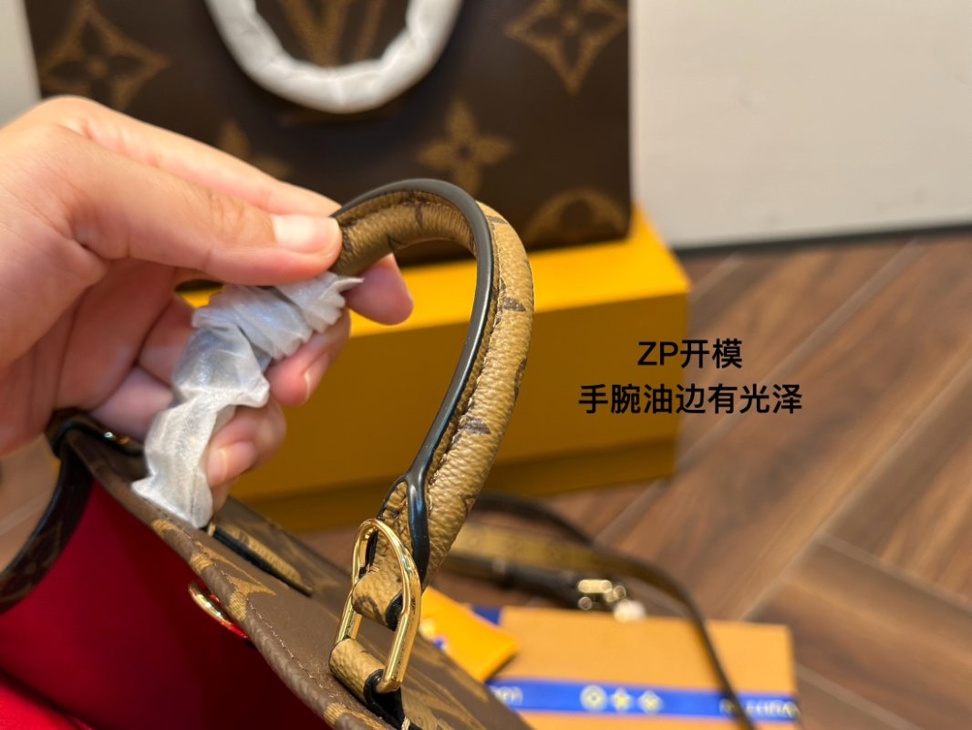 Louis Vuitton OnTheGo Mini Monogram Tote Brown view