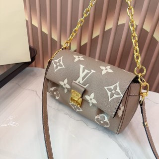 Louis Vuitton Favorite Chain Shoulder Bag Elephant Gray view 3
