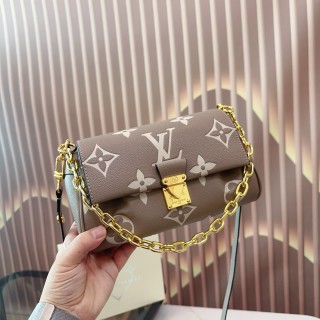 Louis Vuitton Favorite Chain Shoulder Bag Elephant Gray view 5