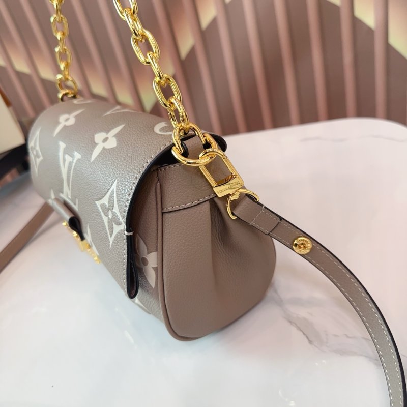 Louis Vuitton Favorite Chain Shoulder Bag Elephant Gray view