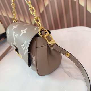 Louis Vuitton Favorite Chain Shoulder Bag Elephant Gray view 6