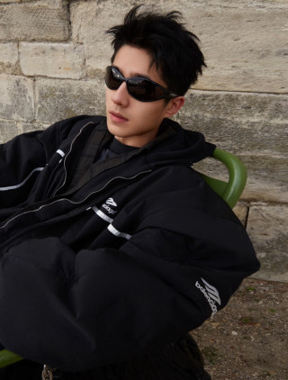 Balenciaga Butterfly Mirrored Letter Sunglasses Black view 4
