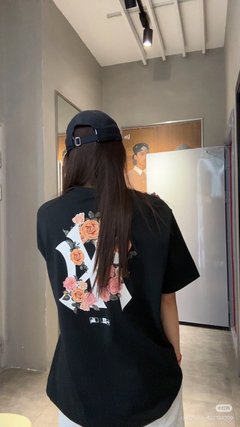 MLB Floral Rose Back Print Oversized Black T-Shirt view