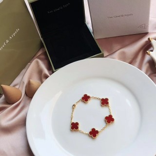 Van Cleef & Arpels Vintage Alhambra Four-Leaf Clover Gold Bracelet Red