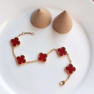 Van Cleef & Arpels Vintage Alhambra Four-Leaf Clover Gold Bracelet Red view 2