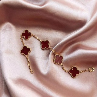 Van Cleef & Arpels Vintage Alhambra Four-Leaf Clover Gold Bracelet Red view 3