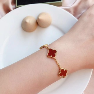 Van Cleef & Arpels Vintage Alhambra Four-Leaf Clover Gold Bracelet Red view 4