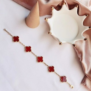 Van Cleef & Arpels Vintage Alhambra Four-Leaf Clover Gold Bracelet Red view 5
