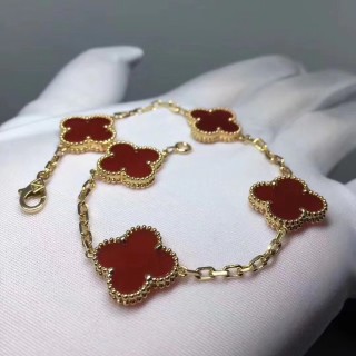 Van Cleef & Arpels Vintage Alhambra Four-Leaf Clover Gold Bracelet Red view 8