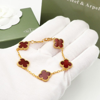 Van Cleef & Arpels Vintage Alhambra Four-Leaf Clover Gold Bracelet Red view 9