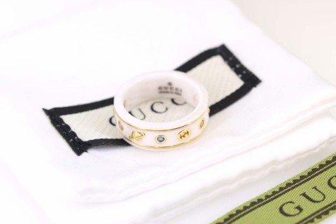 Gucci Icon Bee Ceramic & Gemstone Ring - White & Gold view 5