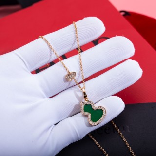Qeelin Wulu Gourd Green Agate Pendant Necklace