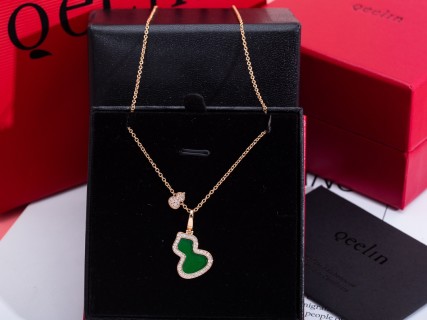 Qeelin Wulu Gourd Green Agate Pendant Necklace view 3