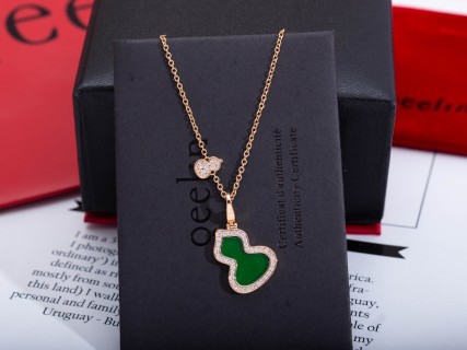 Qeelin Wulu Gourd Green Agate Pendant Necklace view 5