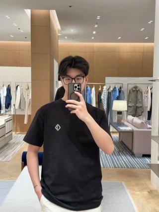 Black Minimalist Diamond Logo Short Sleeve T-Shirt