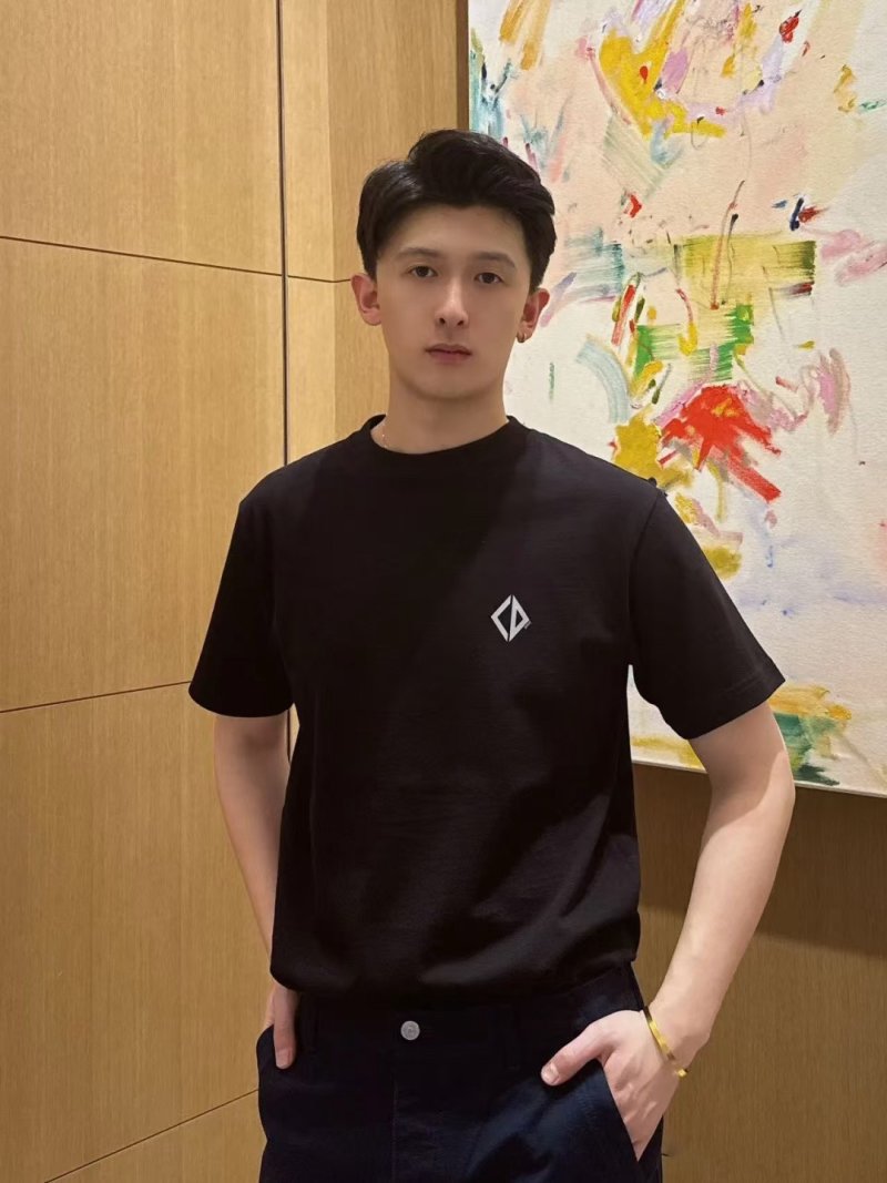 Black Minimalist Diamond Logo Short Sleeve T-Shirt view