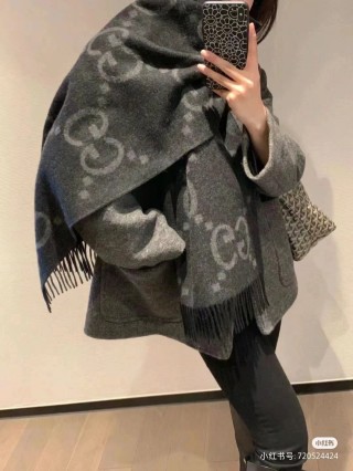 Gucci GG Reversible Jacquard Long Scarf Black view 3