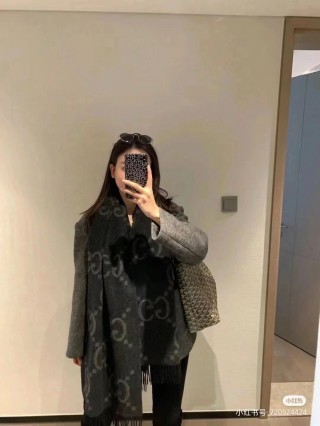 Gucci GG Reversible Jacquard Long Scarf Black view 7