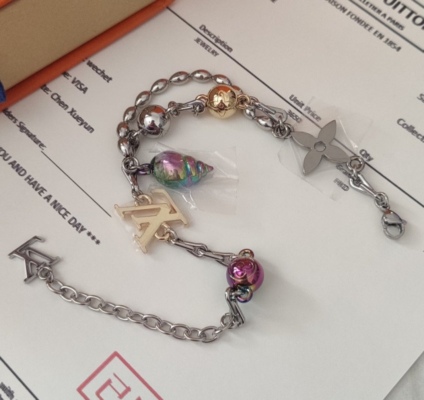 Louis Vuitton Shell Charm Adjustable Chain Bracelet Silver view