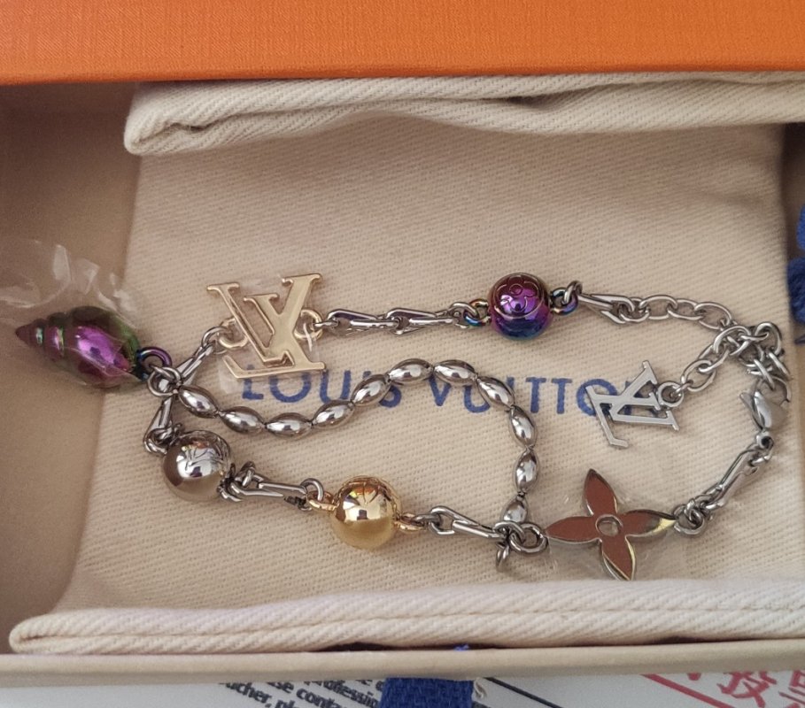 Louis Vuitton Shell Charm Adjustable Chain Bracelet Silver view