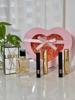 YSL Free Water & Rouge Volupté Lipstick Heart-Shaped Gift Set view 6