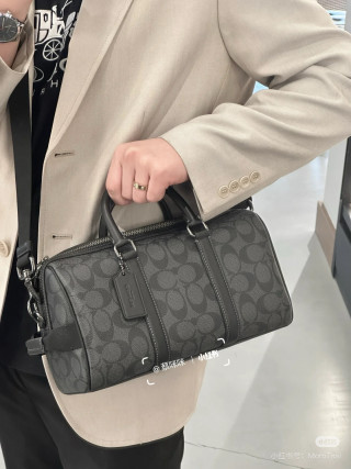 Coach Classic Boston Bag Black Signature view 4