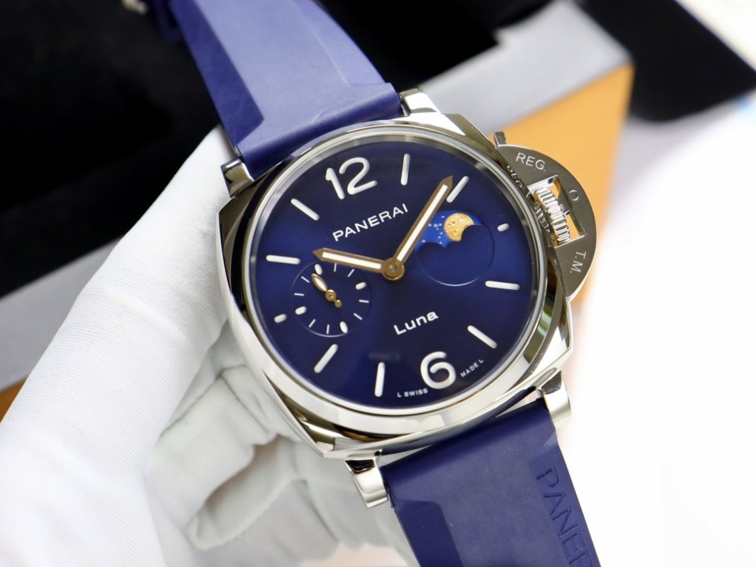 Panerai Luminor Due Luna Blue Dial 42mm Watch view
