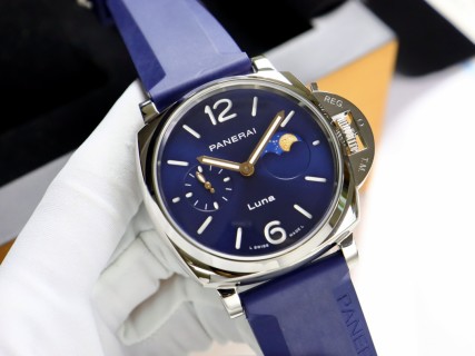 Panerai Luminor Due Luna Blue Dial 42mm Watch view 2