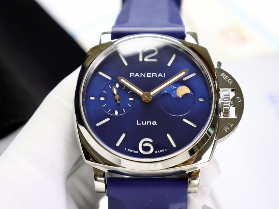 Panerai Luminor Due Luna Blue Dial 42mm Watch view