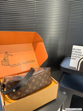 Louis Vuitton Monogram Shoulder Bag with Chain Strap view 6
