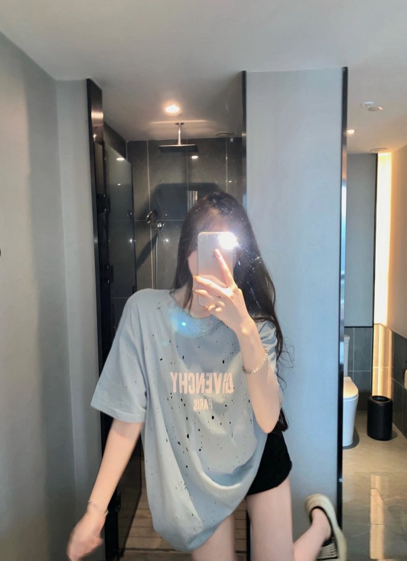 Oversized Grey Graphic Print T-Shirt with Distressed Detailing