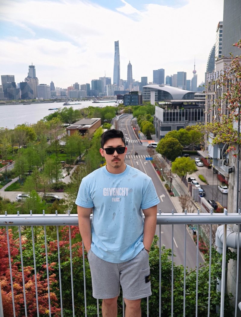 Oversized Grey Graphic Print T-Shirt with Distressed Detailing view