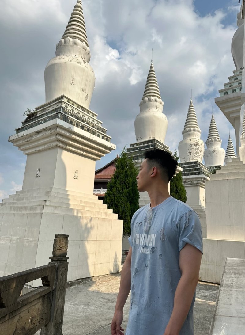 Oversized Grey Graphic Print T-Shirt with Distressed Detailing view