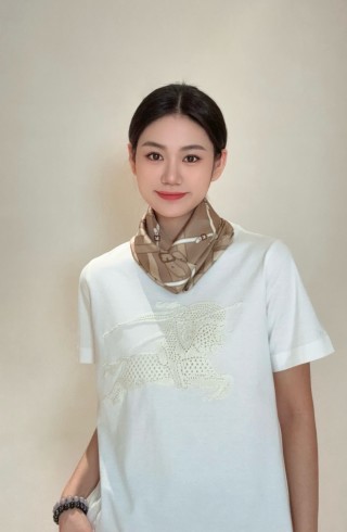 Burberry Embroidered Animal T-Shirt Cream view 5