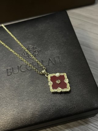 Buccellati Opera Tulle Four-Leaf Clover Gold Necklace - Red Agate view 3
