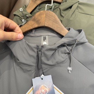 Descente UA Ice-Sense Sunblock Jacket Sage Green view 5
