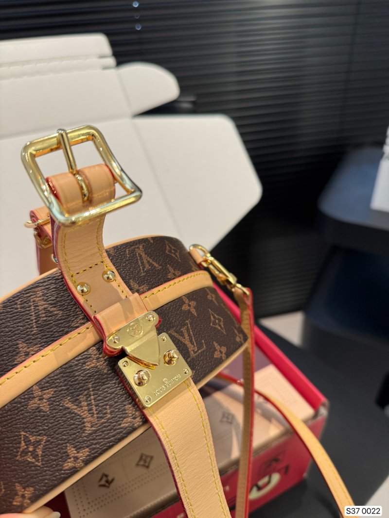 Louis Vuitton Monogram Round Pochette Bag - Brown view