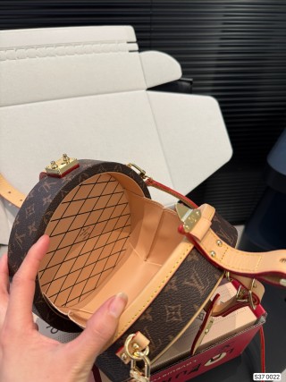 Louis Vuitton Monogram Round Pochette Bag - Brown view 9
