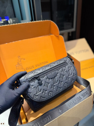 Louis Vuitton Outdoor Monogram Shoulder Bag Navy view 2