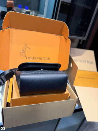 Louis Vuitton Outdoor Monogram Shoulder Bag Navy view 5