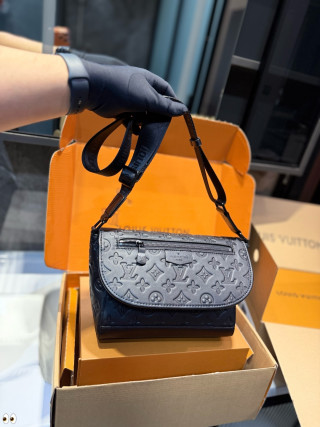 Louis Vuitton Outdoor Monogram Shoulder Bag Navy view 6