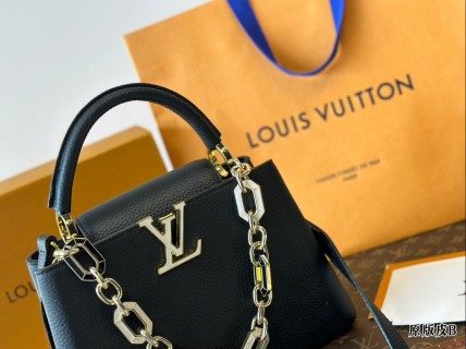 Louis Vuitton Capucines Mini Black Leather Handbag view 2