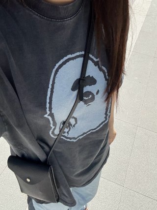 Black Graphic Face Print Oversized T-Shirt view 3