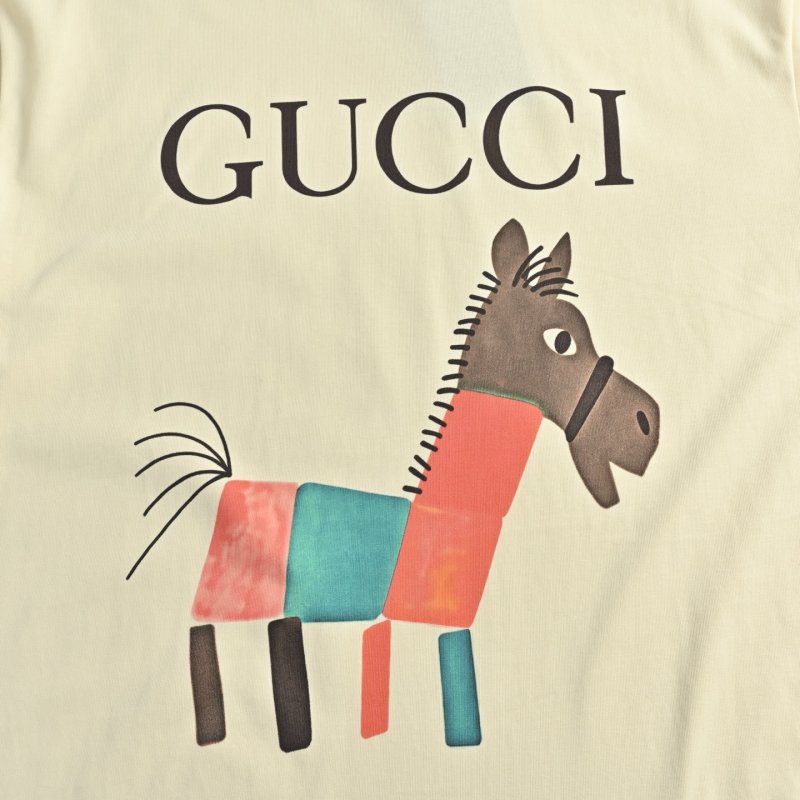 Gucci Colorful Horse Print Cream T-Shirt view
