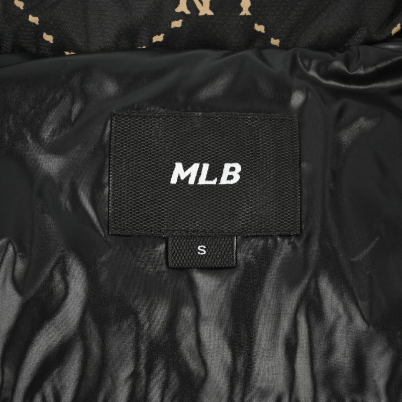 MLB Detachable Sleeve Down Jacket Black view