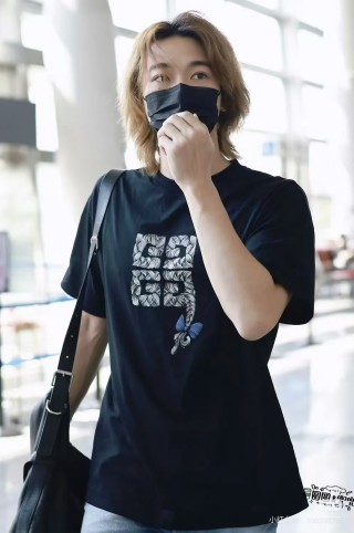 Black Graphic Print Short Sleeve T-Shirt with Floral Pattern view 2